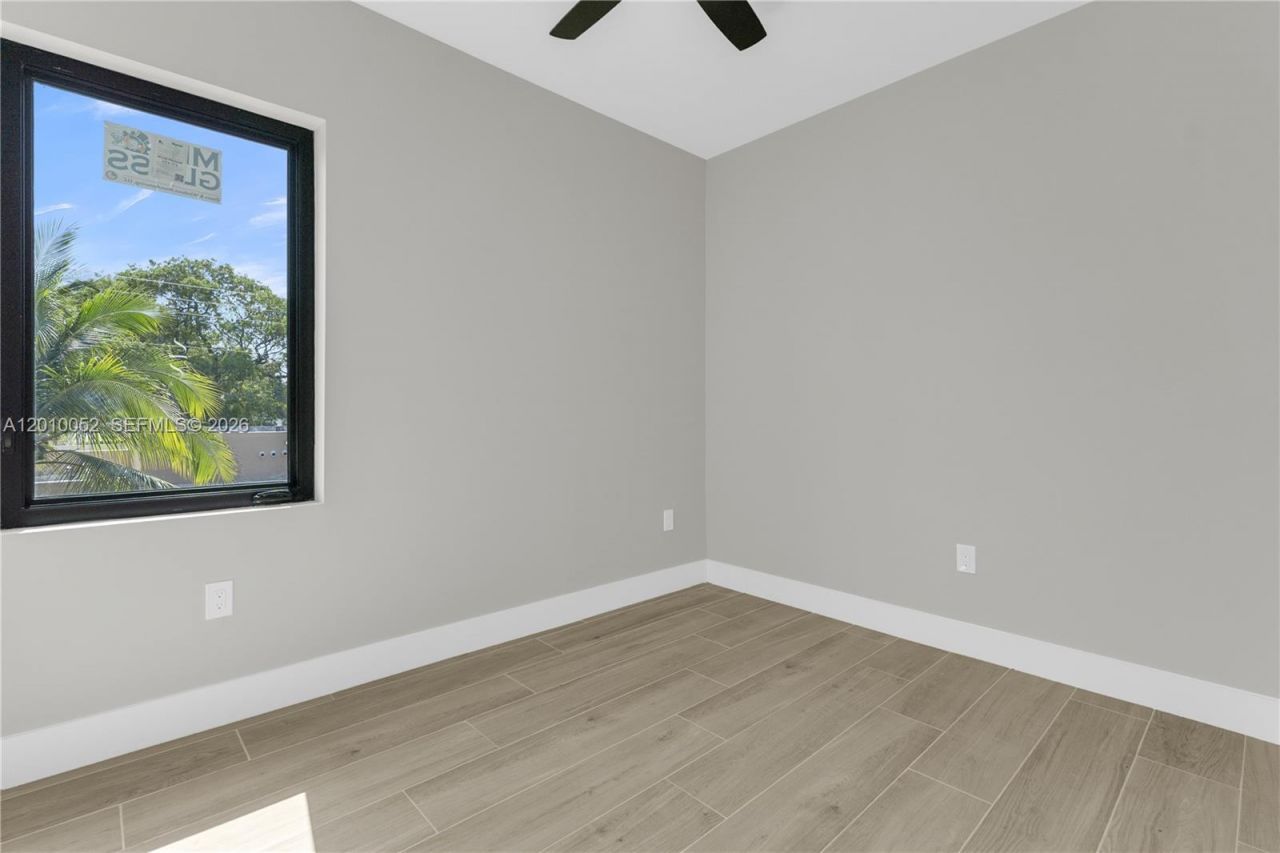 1818 NW 49th St, Miami, FL 33142 Photo