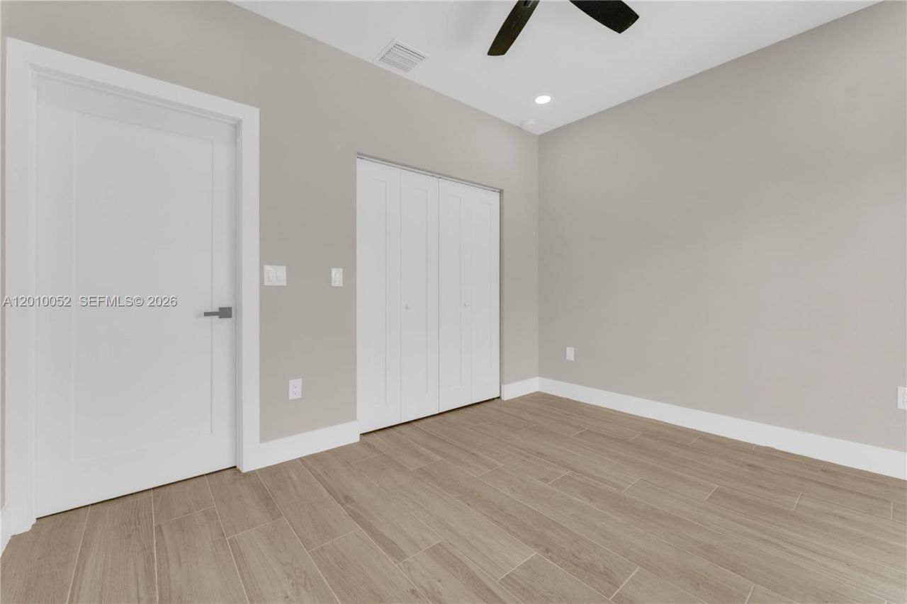1818 NW 49th St, Miami, FL 33142 Photo