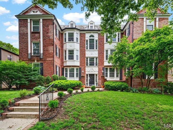 7520 Oxford Drive, Unit 2W, Clayton, MO 63105