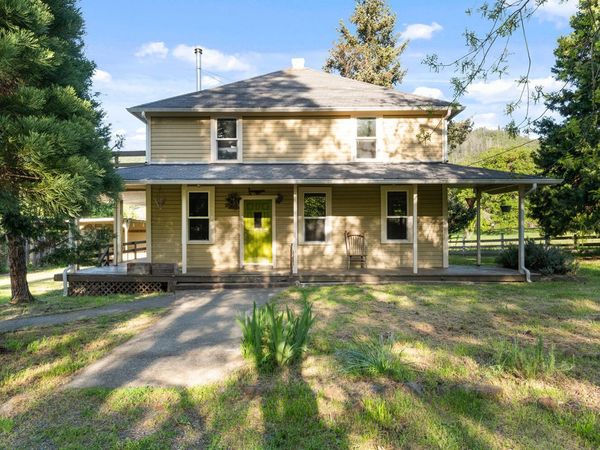 2401 E Fork Road, Williams, OR 97544