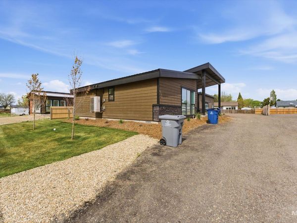 384 W London St, Middleton, ID 83644