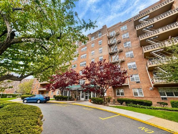 15115 84th Street, Unit 6D, Howard Beach, NY 11414