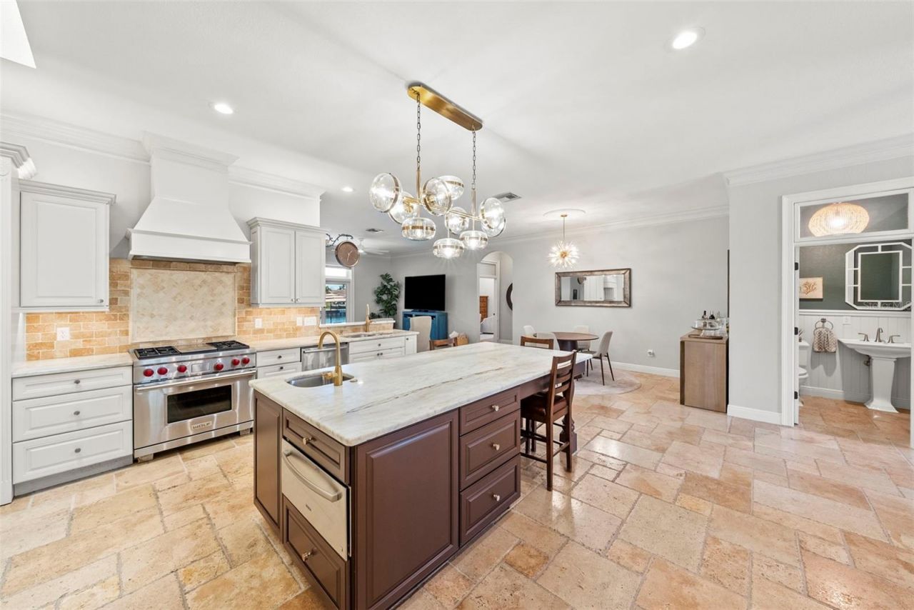 2028 Illinois Avenue Ne, Saint Petersburg, FL 33703 Photo