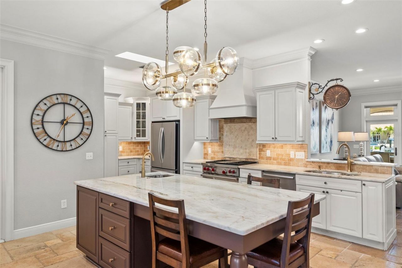 2028 Illinois Avenue Ne, Saint Petersburg, FL 33703 Photo