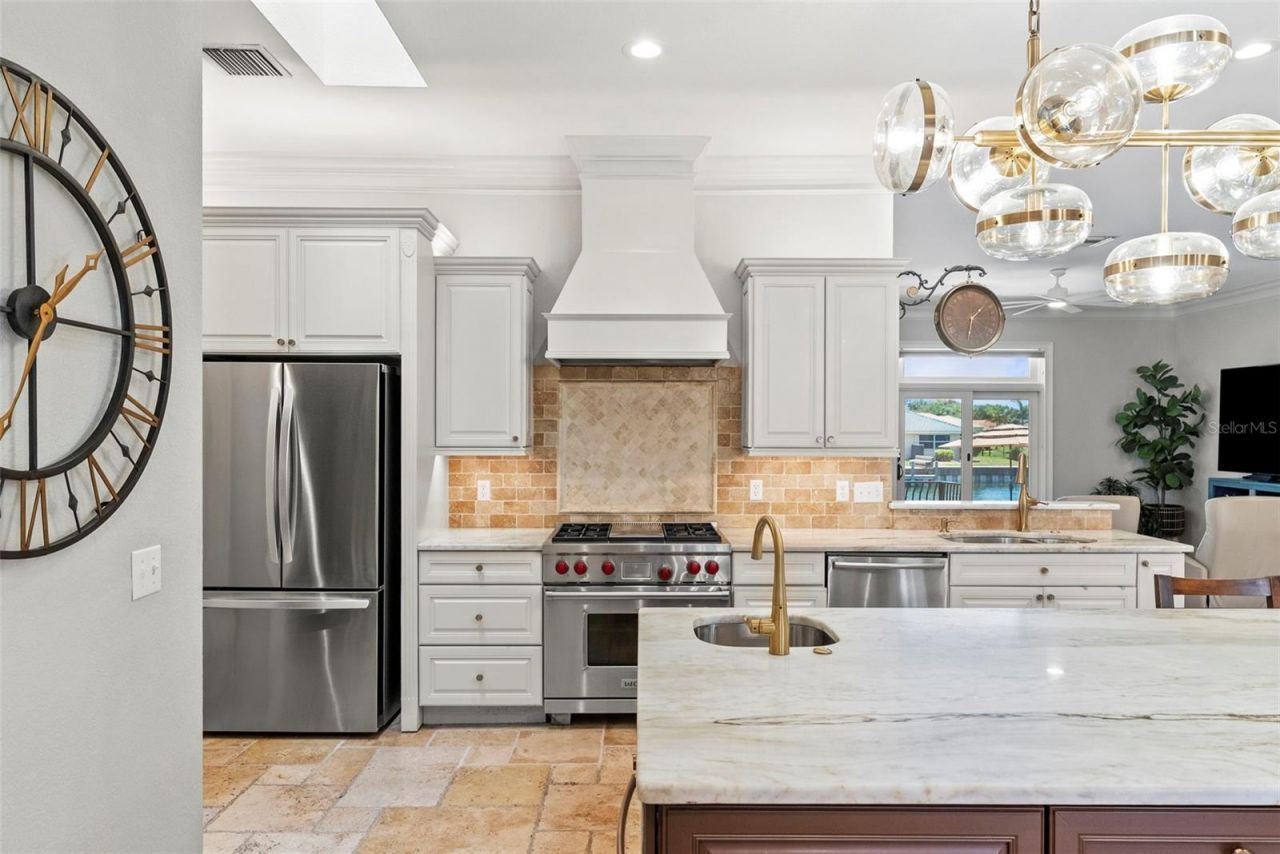 2028 Illinois Avenue Ne, Saint Petersburg, FL 33703 Photo