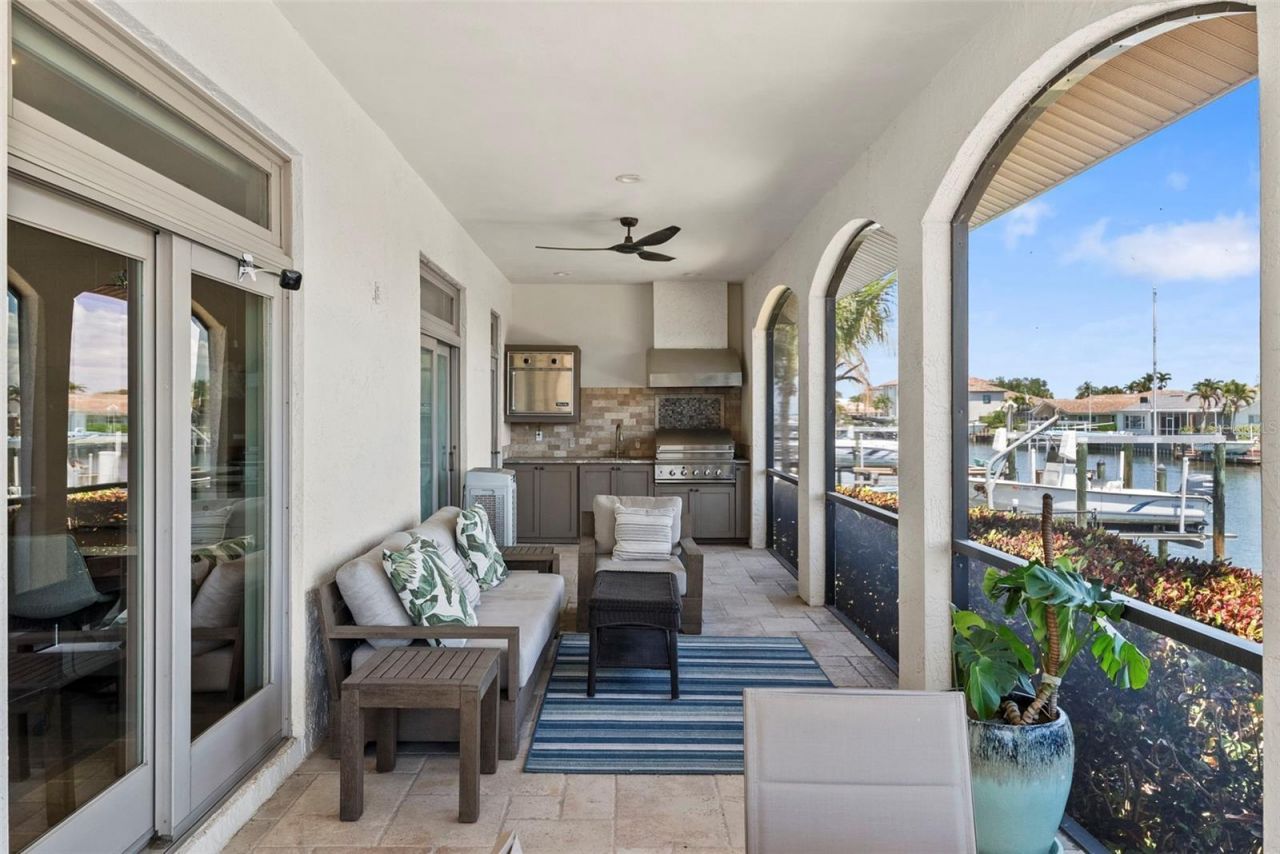 2028 Illinois Avenue Ne, Saint Petersburg, FL 33703 Photo