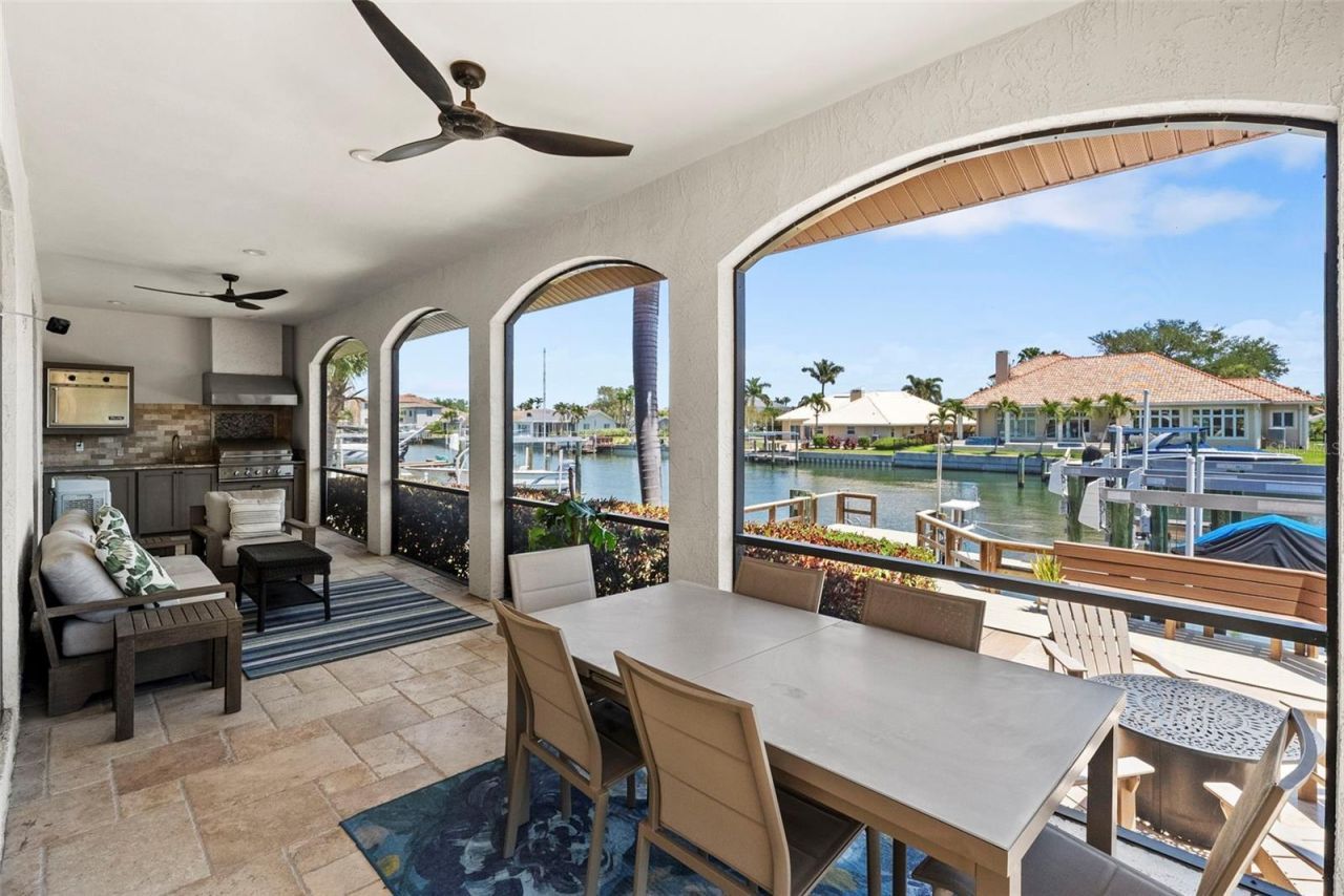 2028 Illinois Avenue Ne, Saint Petersburg, FL 33703 Photo