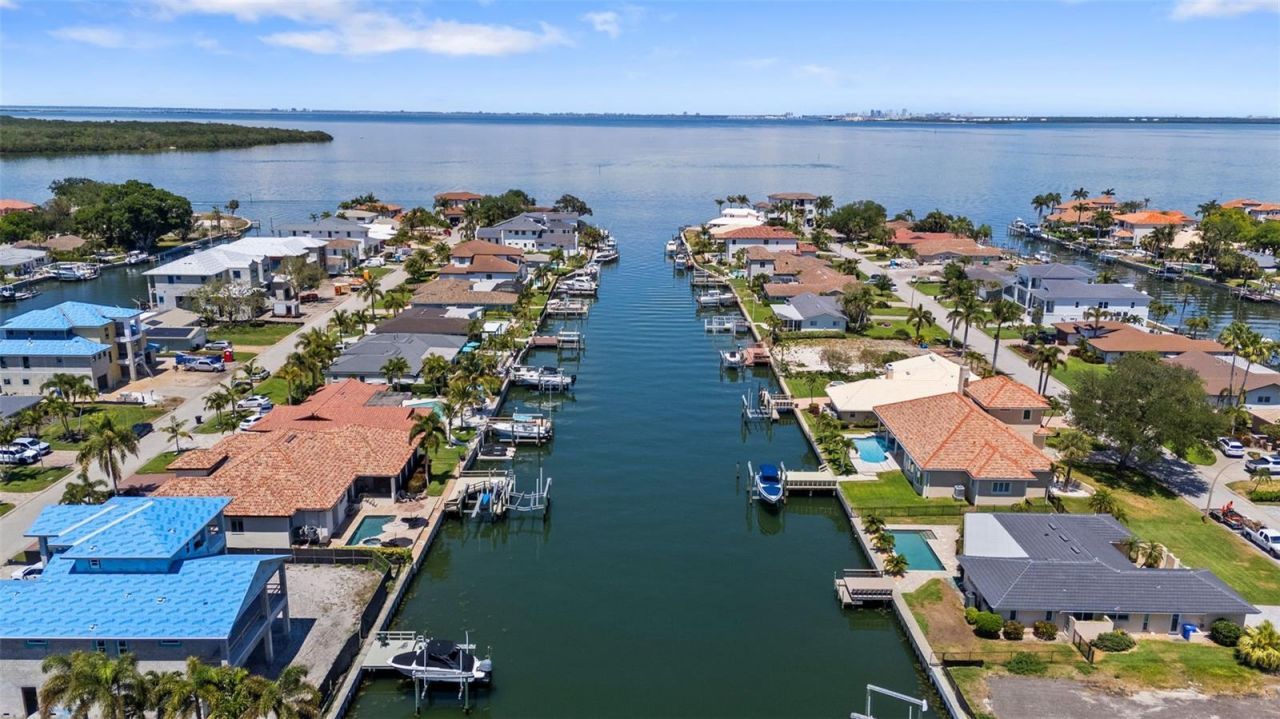 2028 Illinois Avenue Ne, Saint Petersburg, FL 33703 Photo