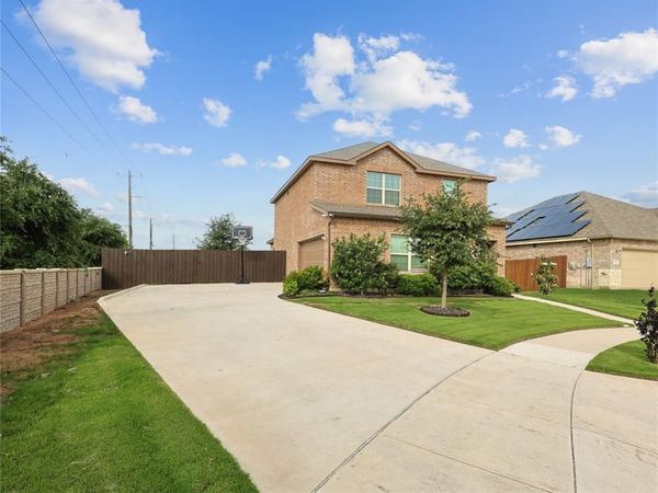 1556 Woodlake Drive, Waxahachie, TX 75165