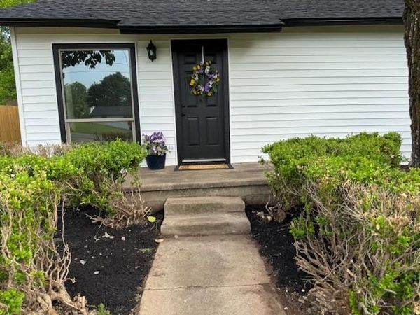 727 E 3RD Street, McGregor, TX 76657