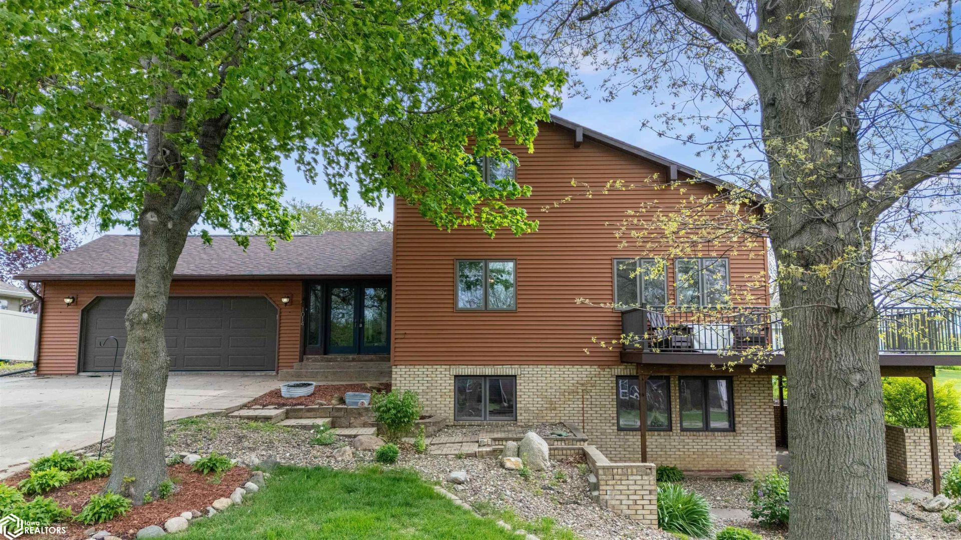 1014 Oakland Drive, Tama, IA 52339 Main Photo