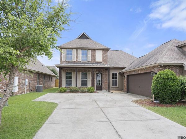 2956 Meadow Grove Ave, Zachary, LA 70791