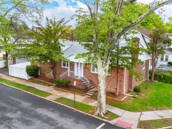 38 Mountainview Ave, East Orange, NJ 07018