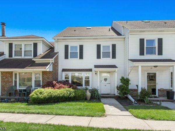 44 Tisbury Ct, Scotch Plains, NJ 07076