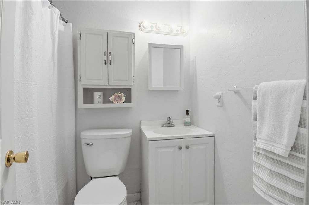 2111 NE 25th St, Cape Coral, FL 33909 Photo