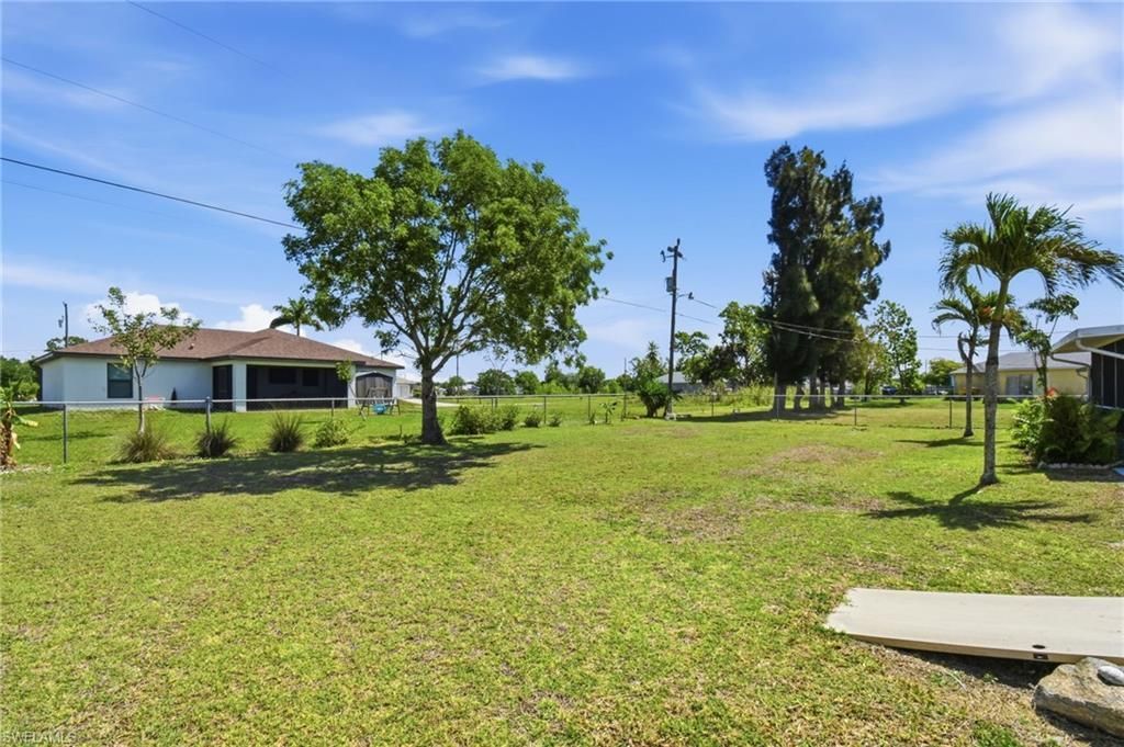2111 NE 25th St, Cape Coral, FL 33909 Photo