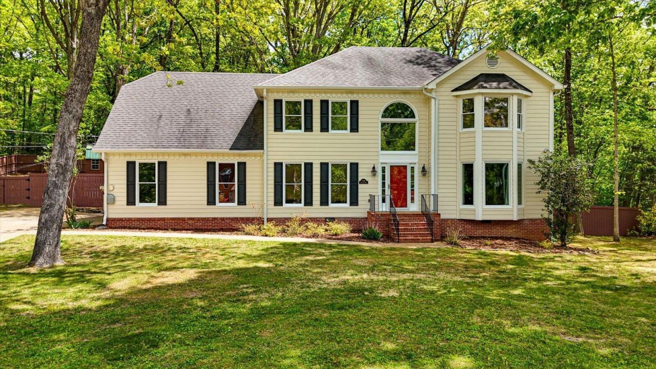 2324 Woodlair Way, Signal Mountain, TN 37377 Main Photo