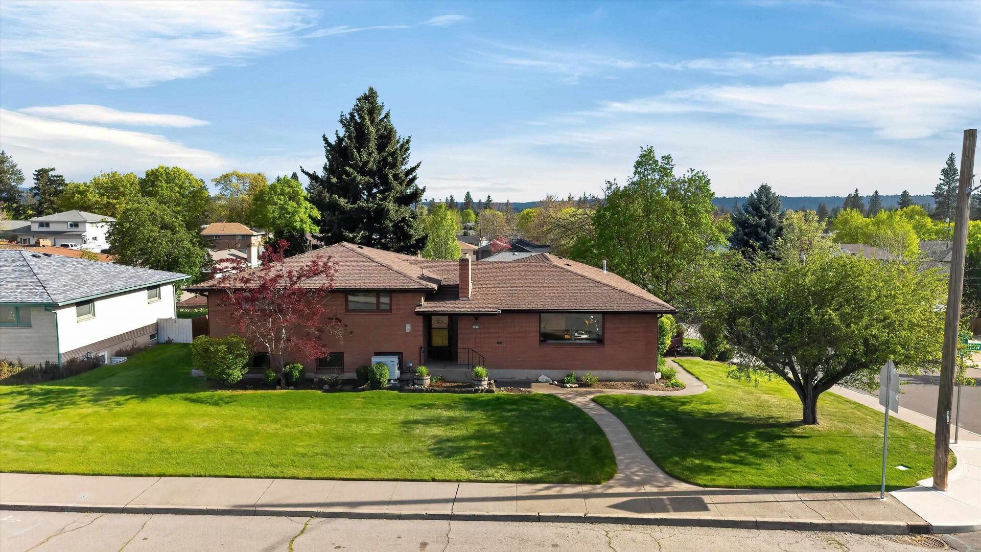 2337 W Longfellow Ave, Spokane, WA 99205 Main Photo