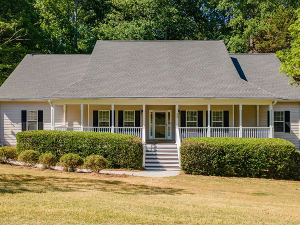 149 Walnut Ridge Drive, Hoschton, GA 30548