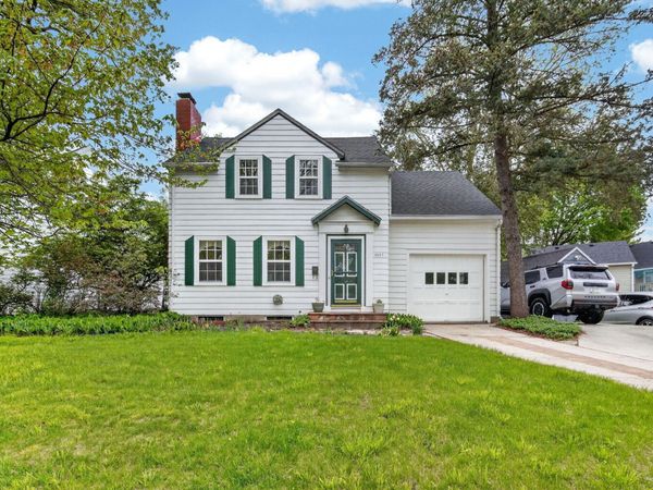 2007 Country Club Boulevard, Ames, IA 50014