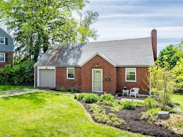 19 Locust Lane, Upper St Clair, PA 15241