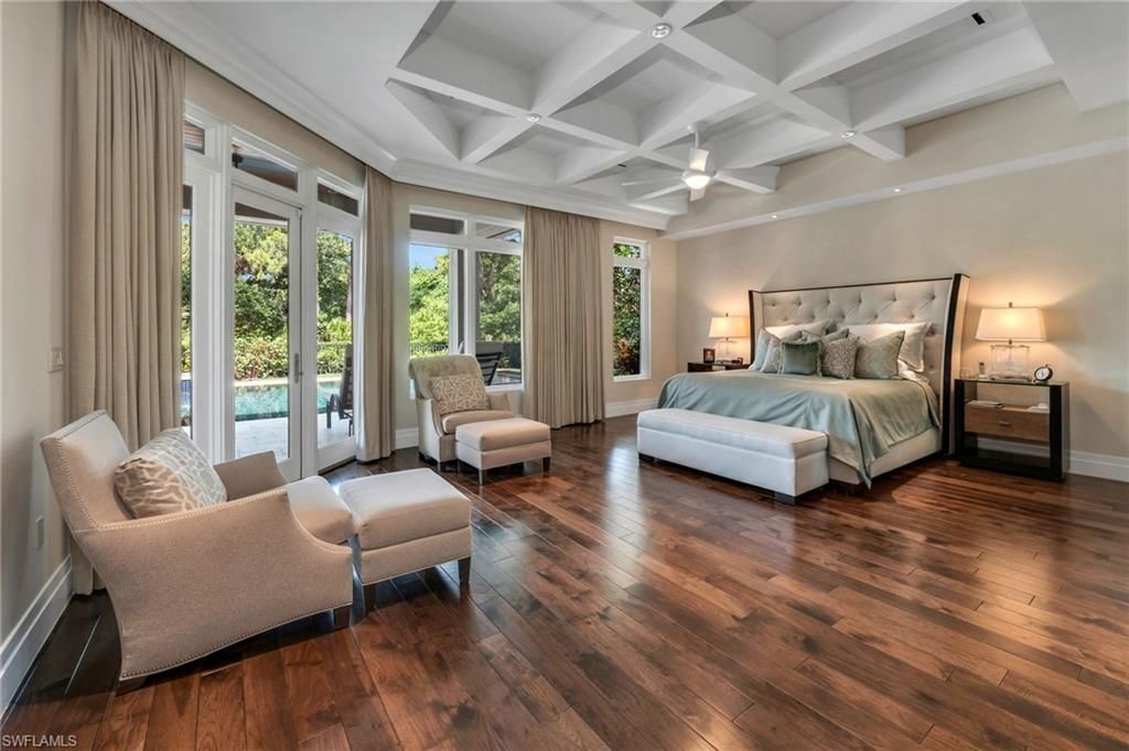 384 Edgemere Way E, Naples, FL 34105 Photo