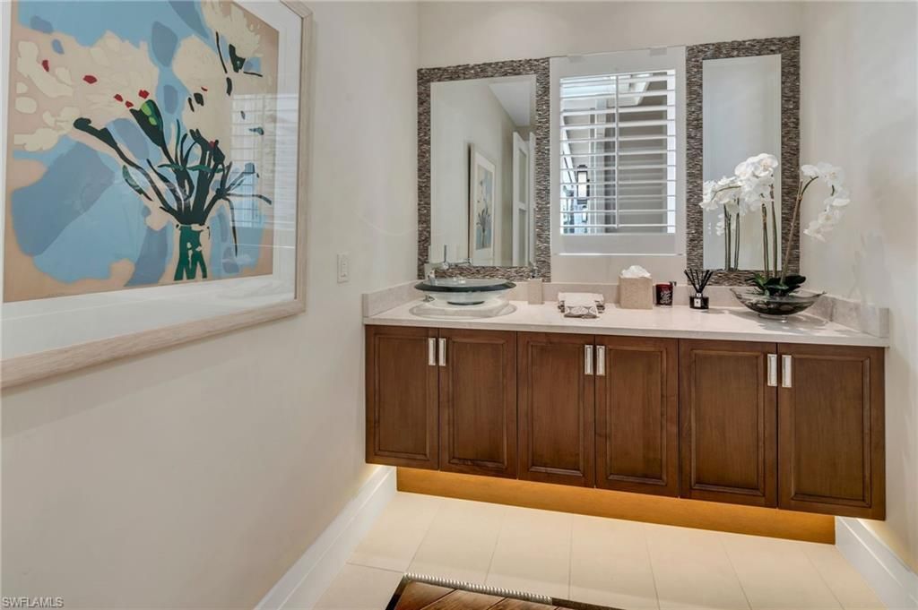 384 Edgemere Way E, Naples, FL 34105 Photo