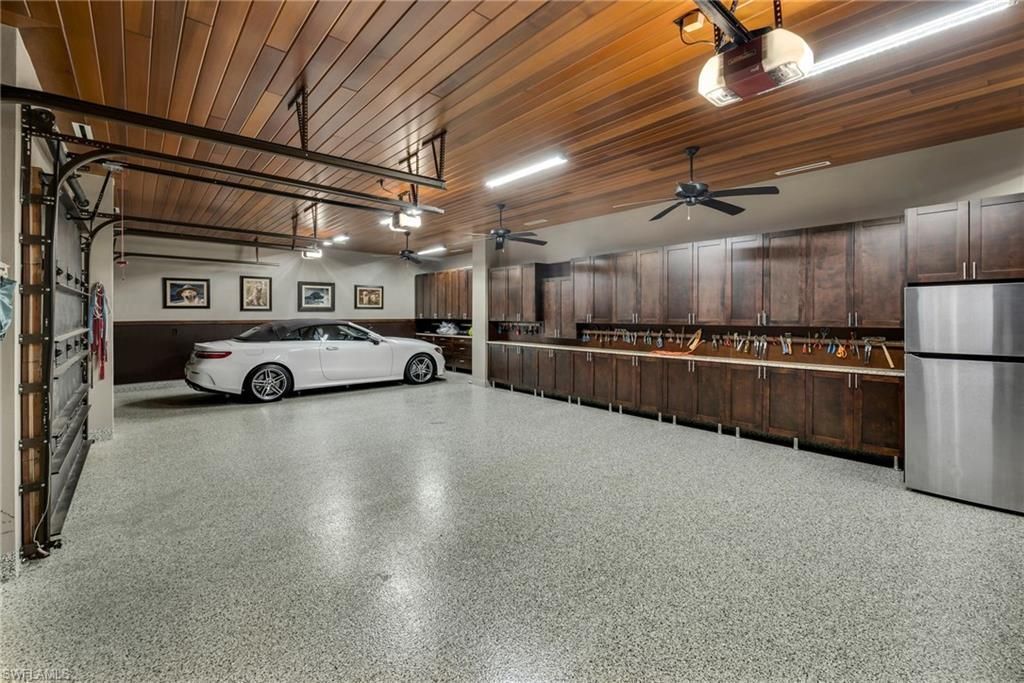 384 Edgemere Way E, Naples, FL 34105 Photo