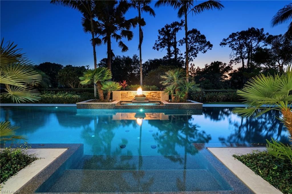 384 Edgemere Way E, Naples, FL 34105 Photo