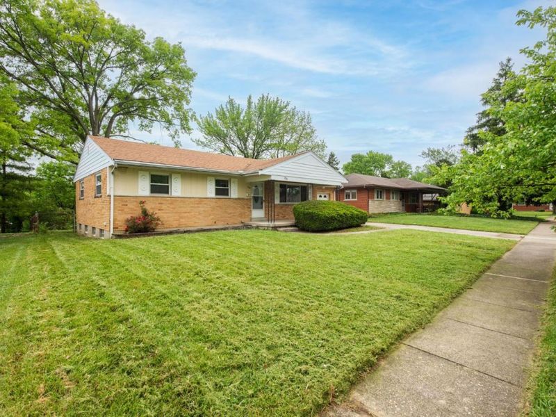 225 Ireland Avenue, Greenhills, OH 45218 Photo 10