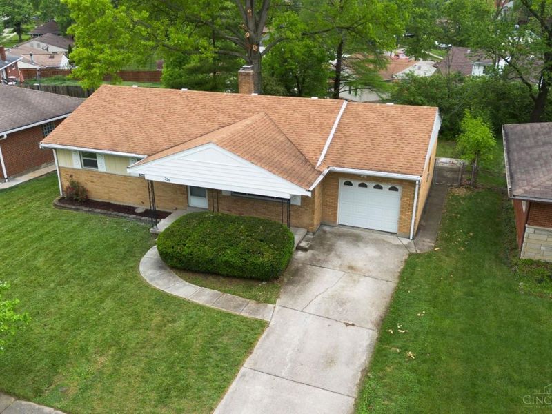 225 Ireland Avenue, Greenhills, OH 45218 Photo 12