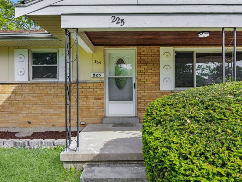 225 Ireland Avenue, Greenhills, OH 45218 Photo 16