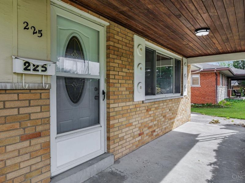 225 Ireland Avenue, Greenhills, OH 45218 Photo 17