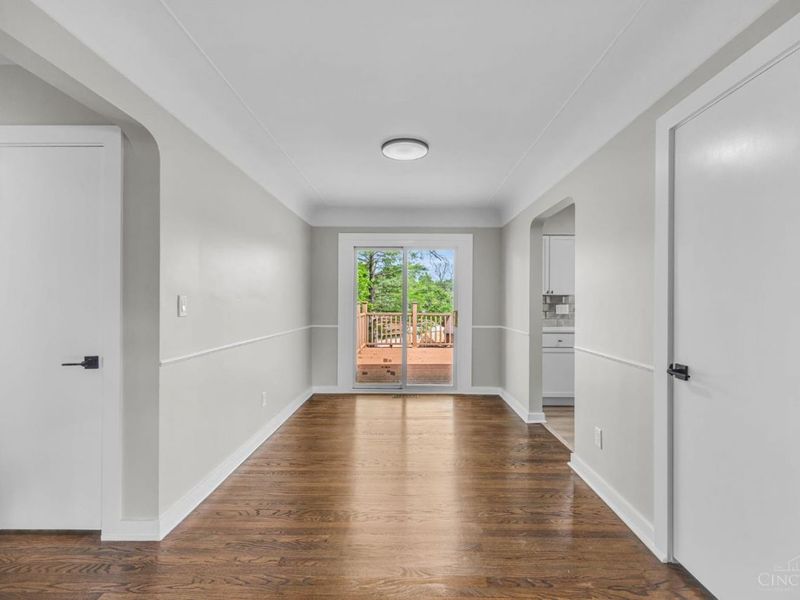 225 Ireland Avenue, Greenhills, OH 45218 Photo 20