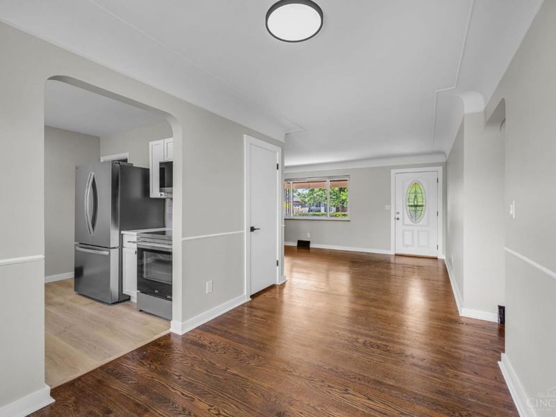 225 Ireland Avenue, Greenhills, OH 45218 Photo 22