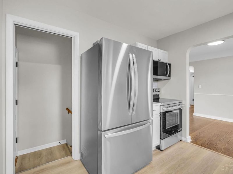 225 Ireland Avenue, Greenhills, OH 45218 Photo 23