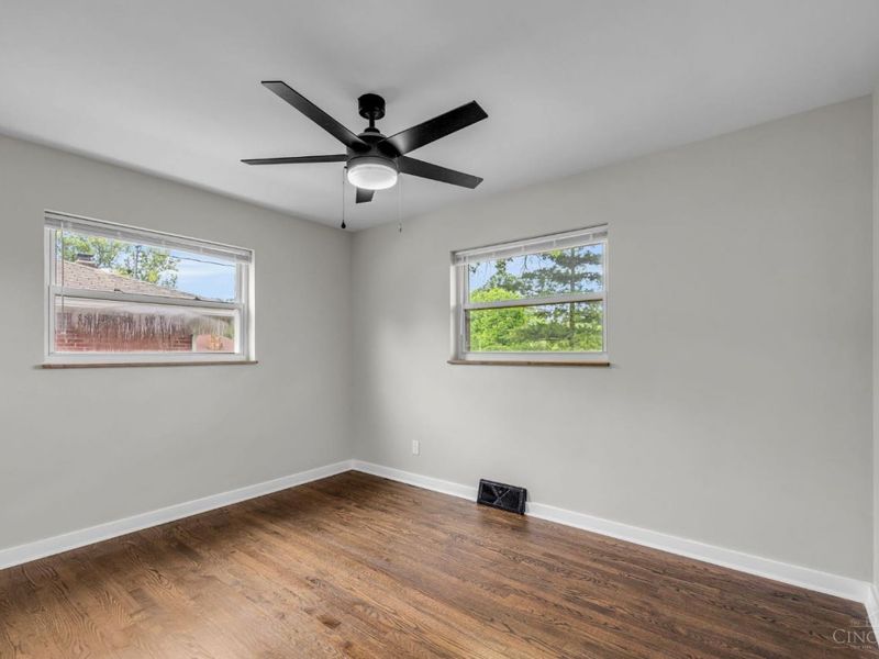 225 Ireland Avenue, Greenhills, OH 45218 Photo 26