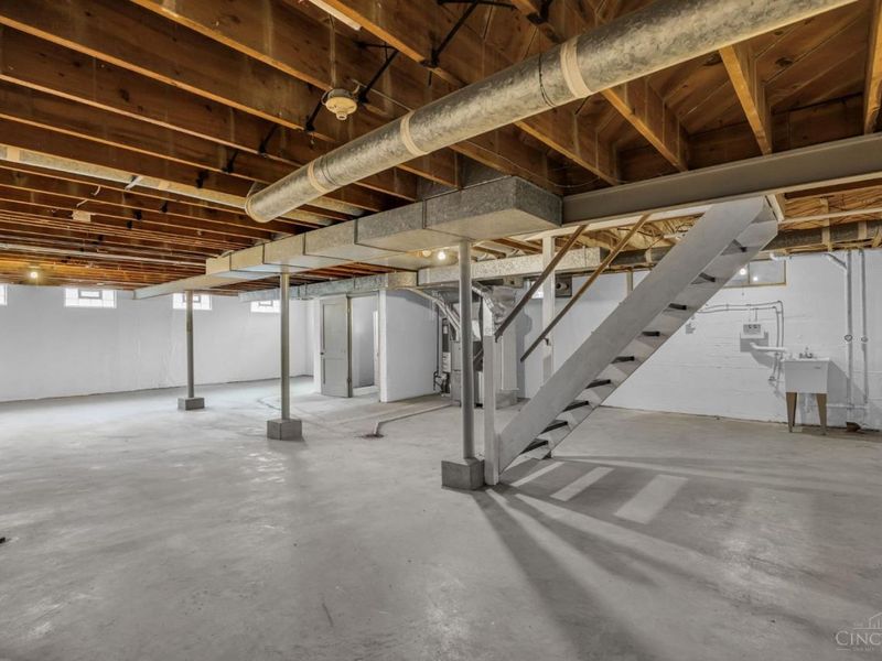 225 Ireland Avenue, Greenhills, OH 45218 Photo 33