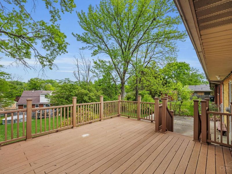 225 Ireland Avenue, Greenhills, OH 45218 Photo 34