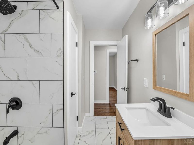 225 Ireland Avenue, Greenhills, OH 45218 Photo 6