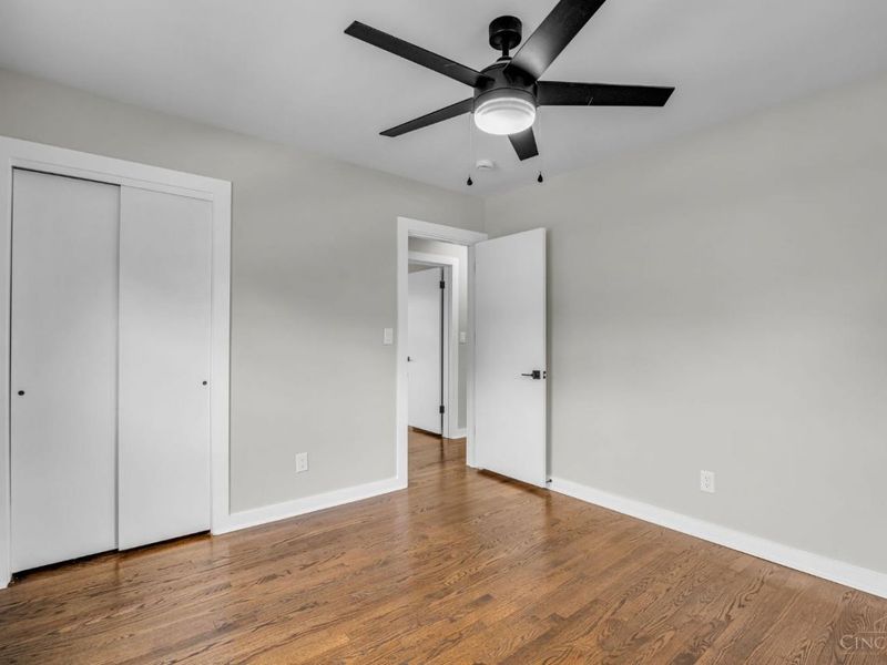 225 Ireland Avenue, Greenhills, OH 45218 Photo 7