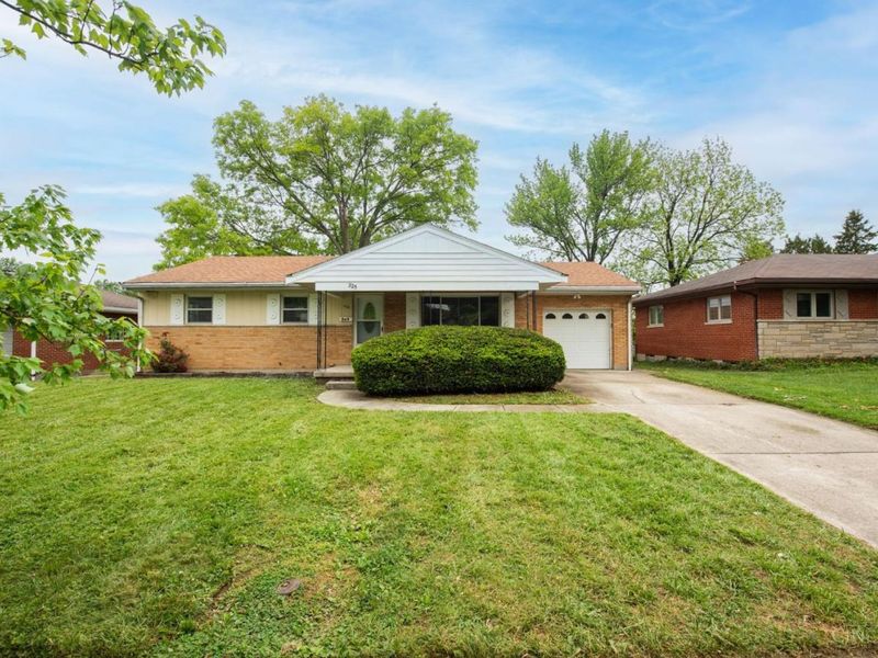 225 Ireland Avenue, Greenhills, OH 45218 Photo 8