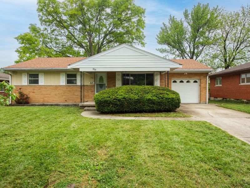 225 Ireland Avenue, Greenhills, OH 45218 Photo 9