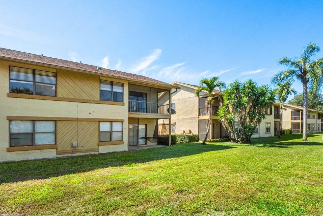 13135 Chadwick Court, Unit 12, Wellington, FL 33414 Photo