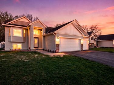 612 6th Street N, Montrose, MN 55363