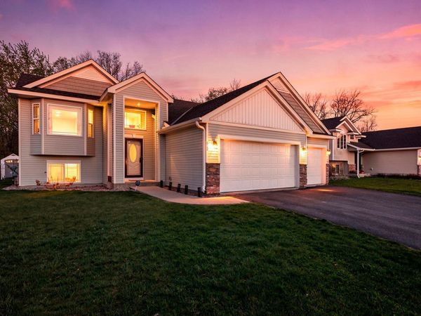 612 6th Street N, Montrose, MN 55363