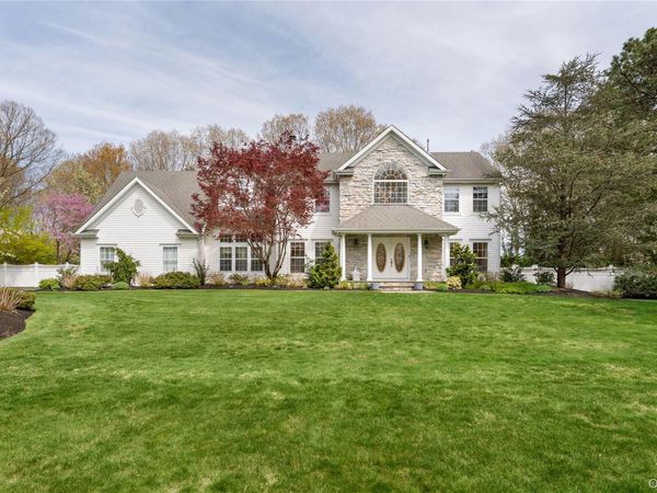 9 Framingham Lane , Shoreham, NY 11786