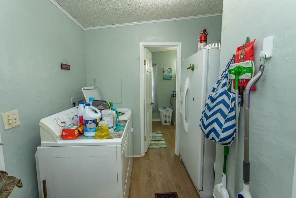 2260 Harvey Rd. Photo 24