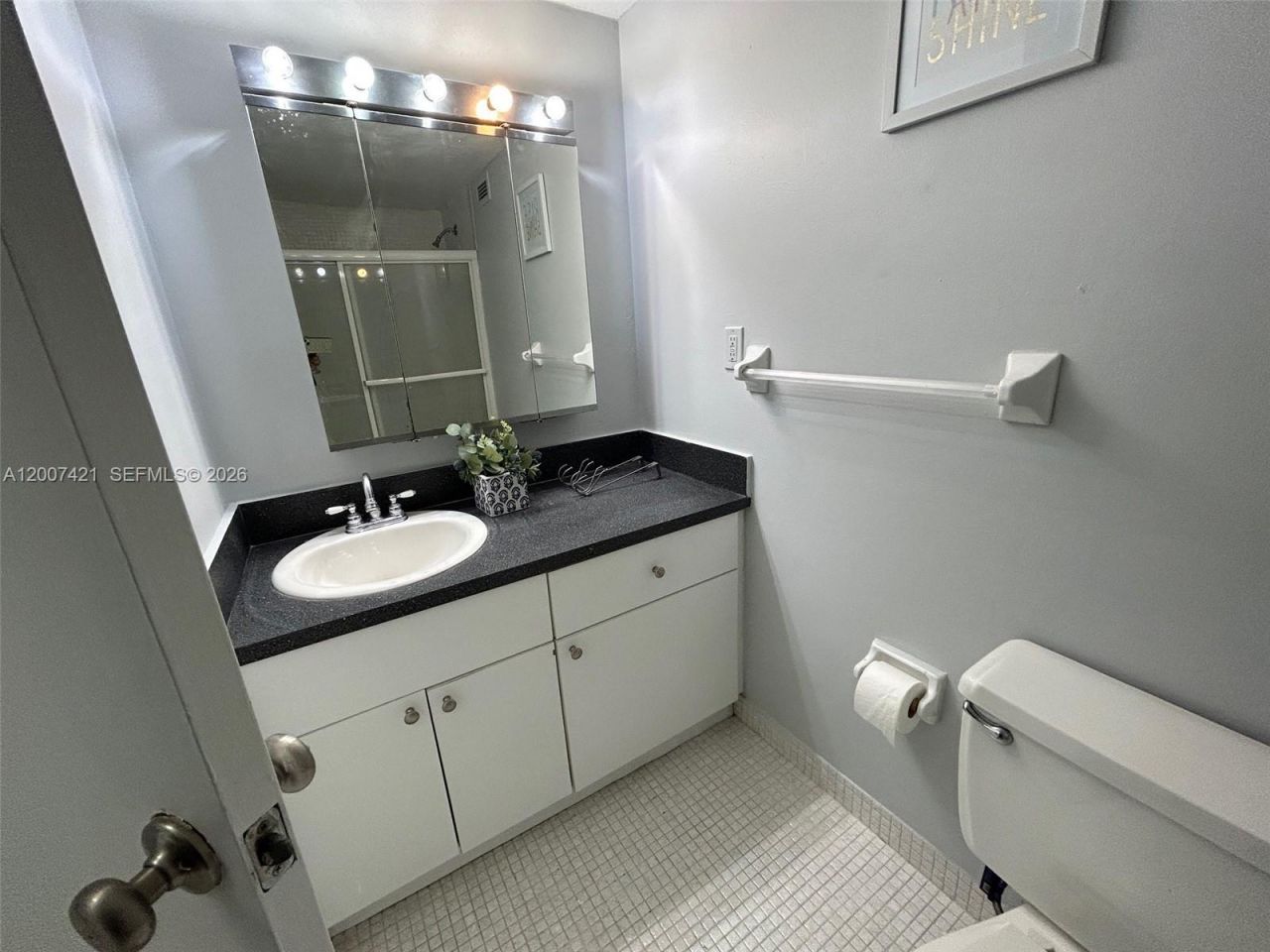 2899 Collins Ave , Unit 1040, Miami Beach, FL 33140 Photo