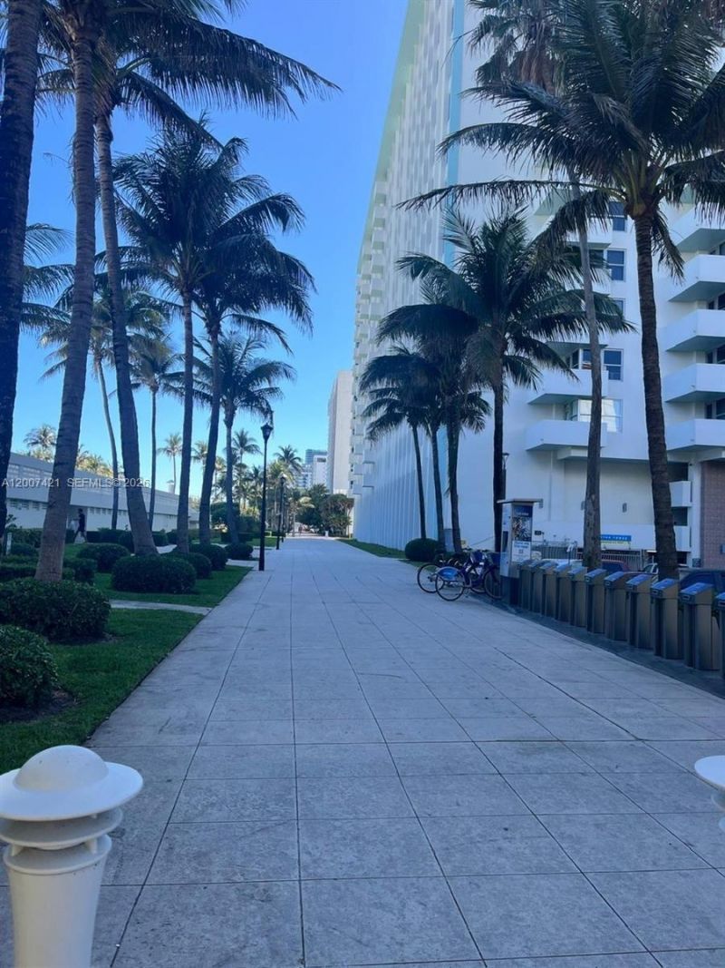 2899 Collins Ave , Unit 1040, Miami Beach, FL 33140 Photo